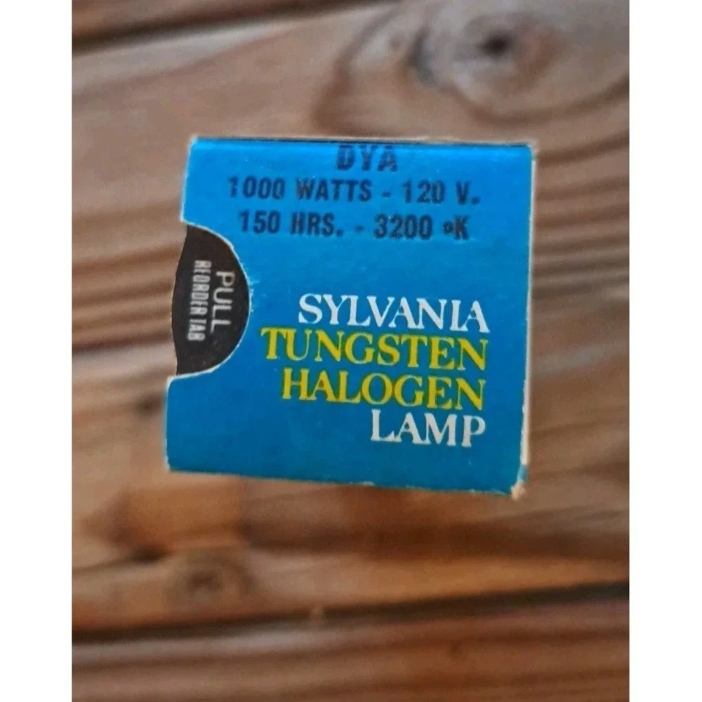 Vintage Sylvania Tungsten Halogen Lamp DYA -1000 Watts 120V 150 HRS 3200 K NOS